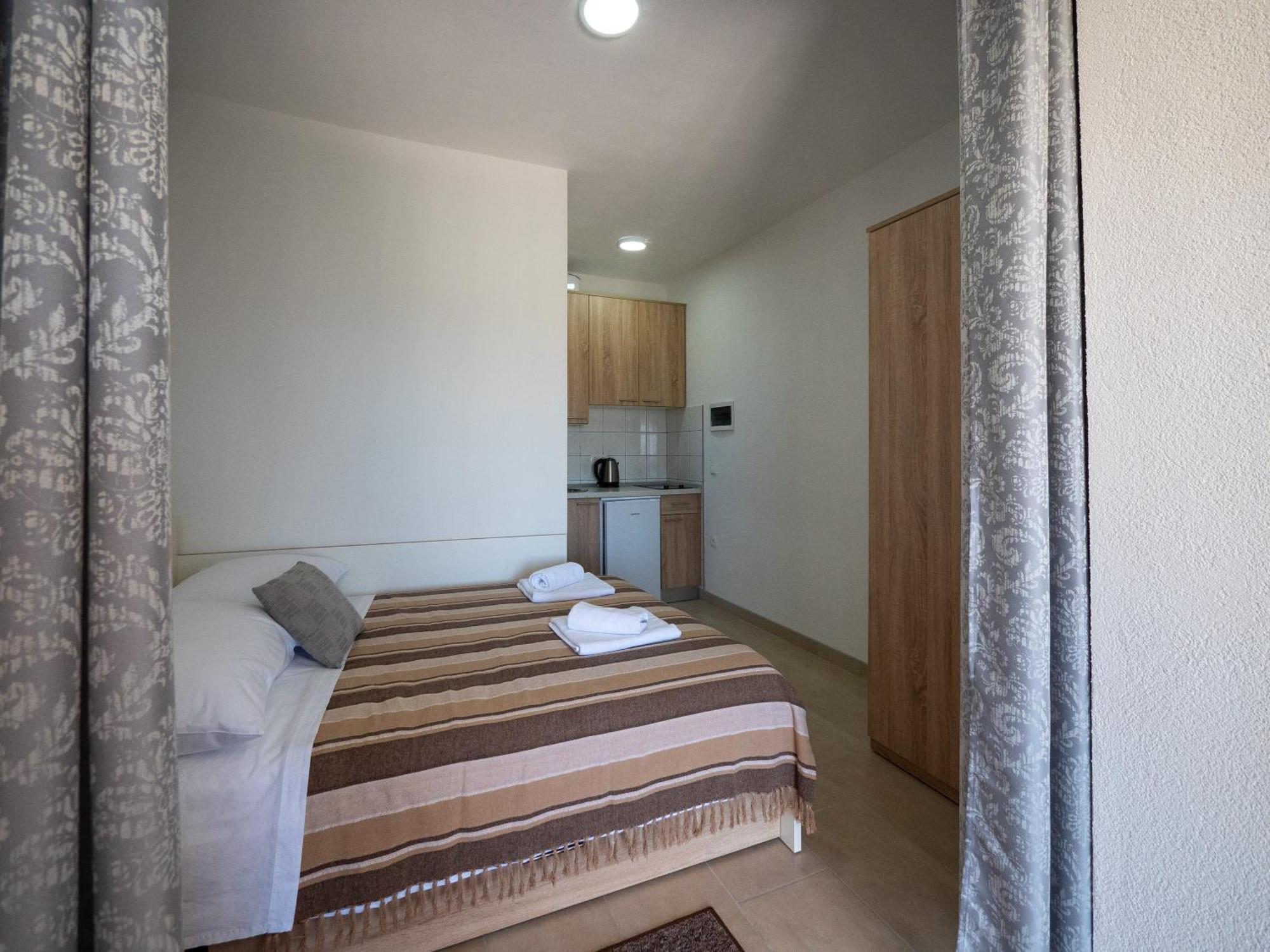 Apartments Tri Mora Ražanac 객실 사진