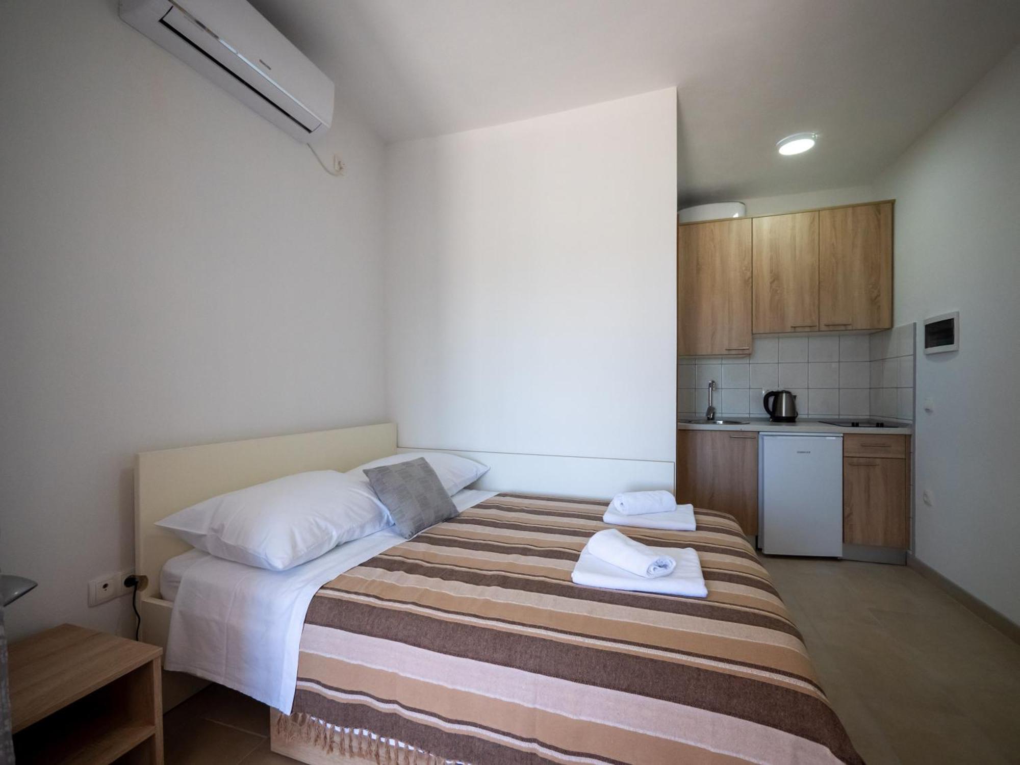 Apartments Tri Mora Ražanac 객실 사진