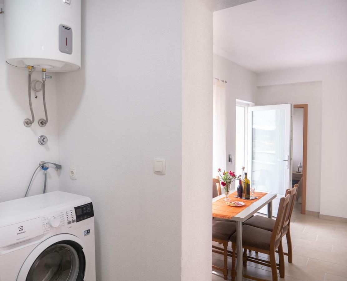 Apartments Tri Mora Ražanac 외부 사진