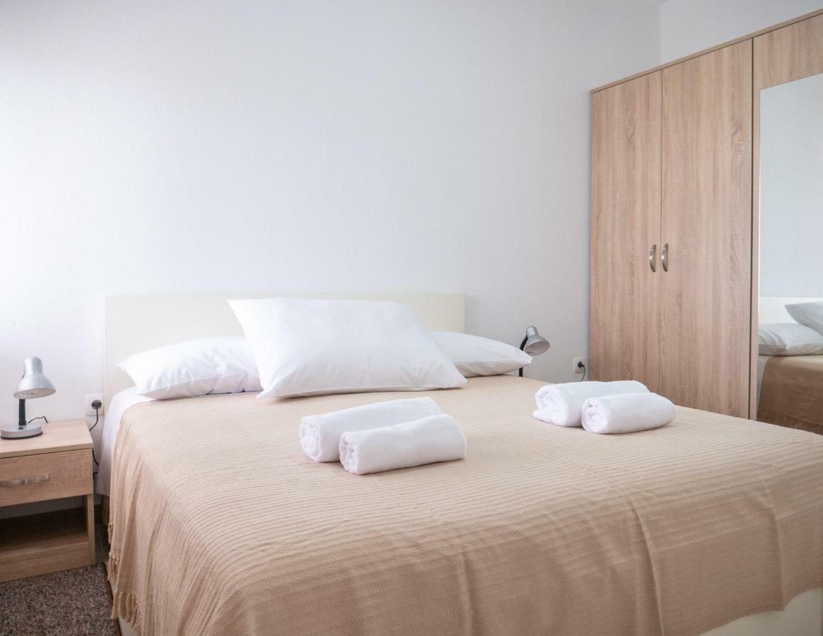 Apartments Tri Mora Ražanac 외부 사진