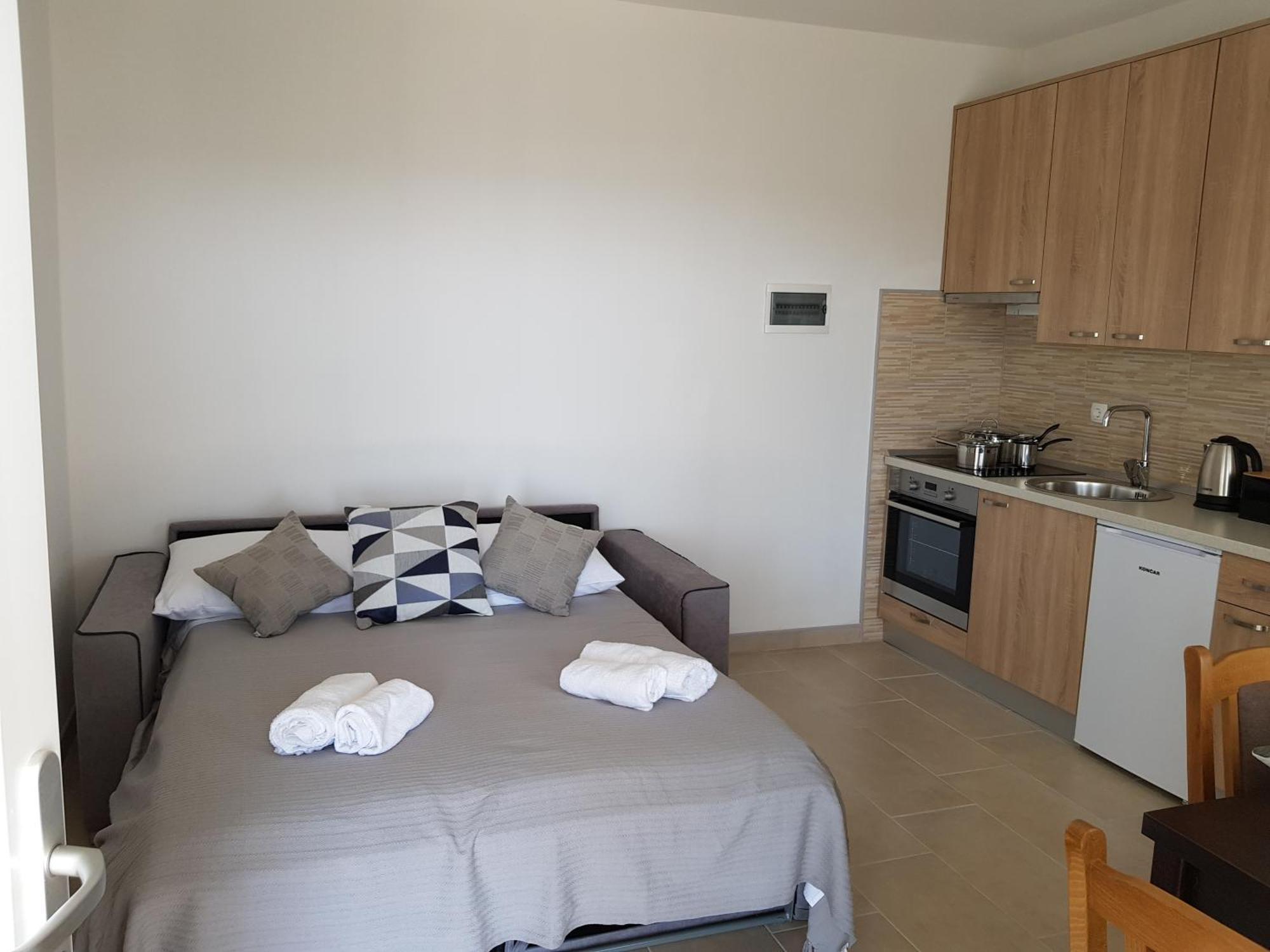 Apartments Tri Mora Ražanac 외부 사진