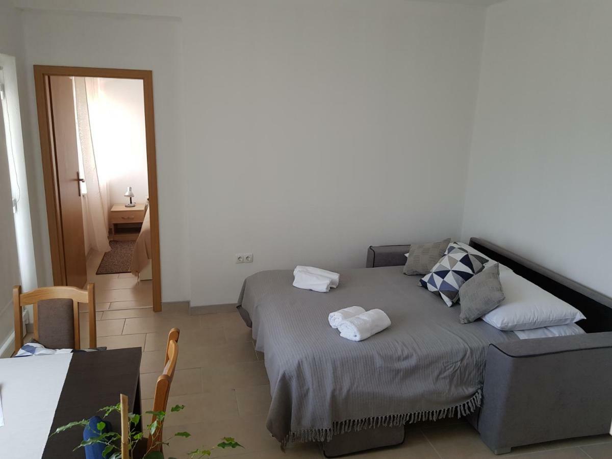 Apartments Tri Mora Ražanac 외부 사진