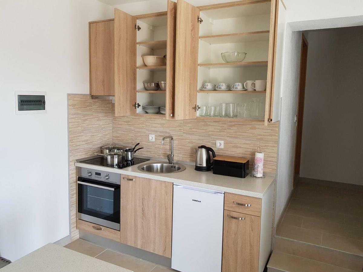 Apartments Tri Mora Ražanac 외부 사진